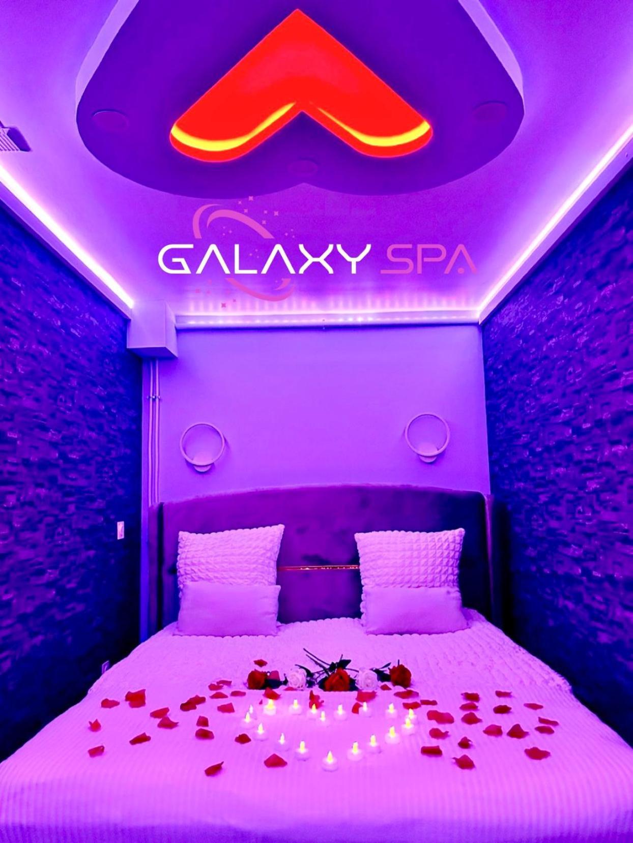 Galaxy Spa - Suite Mercure Jacuzzi Privatif Champigneulles Ngoại thất bức ảnh